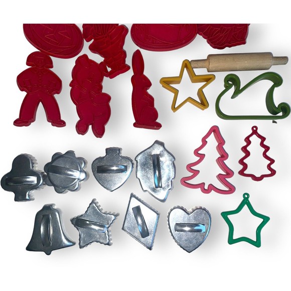 Vintage Cookie Cutters Christmas Assorted Holiday Aluminum Plastic 20pc - Picture 3 of 7